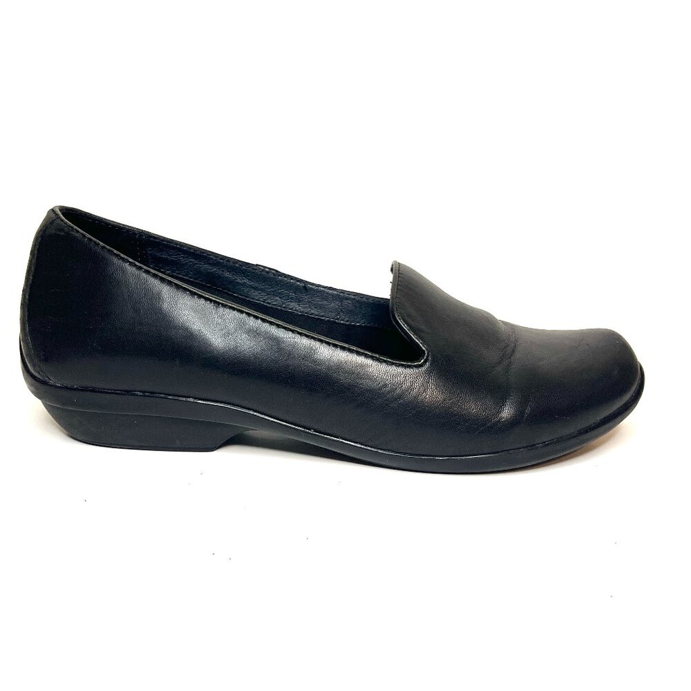 Dansko Black Flat Shoe, Women's Size 10, Round Toe, Pre-Owned, Good Condition